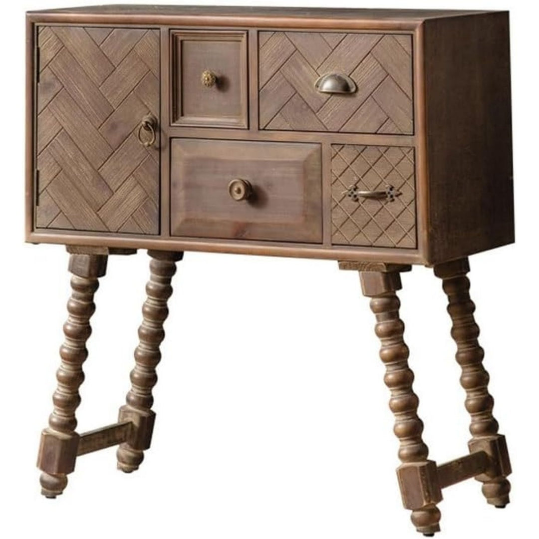 Metallgriffe praegen das Sideboard aus Massivholz