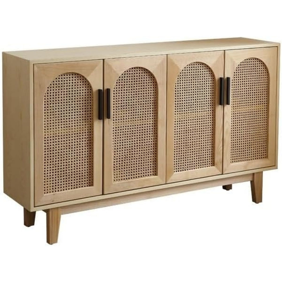 Das Sideboard nimmt mit 150 x 35 x 90 cm Gestalt an