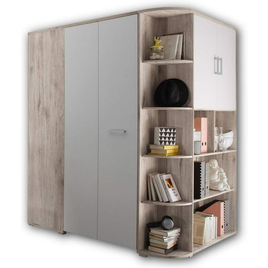 Eine Gestaltung in Eichenbraun kennzeichnet den Kleiderschrank