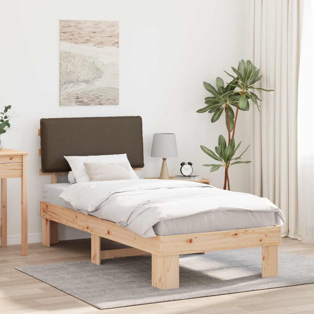 Weiche Polster ergaenzen das Boxspringbett